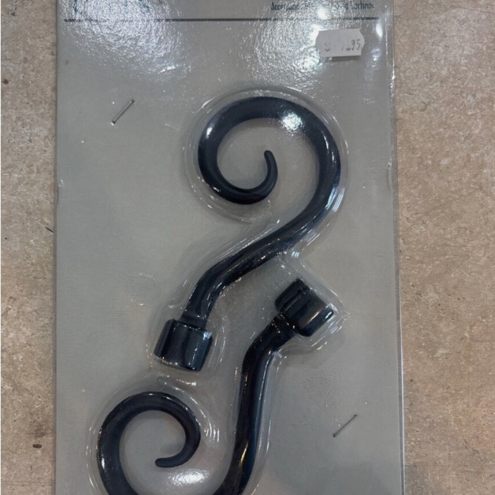 Curtain rod ends